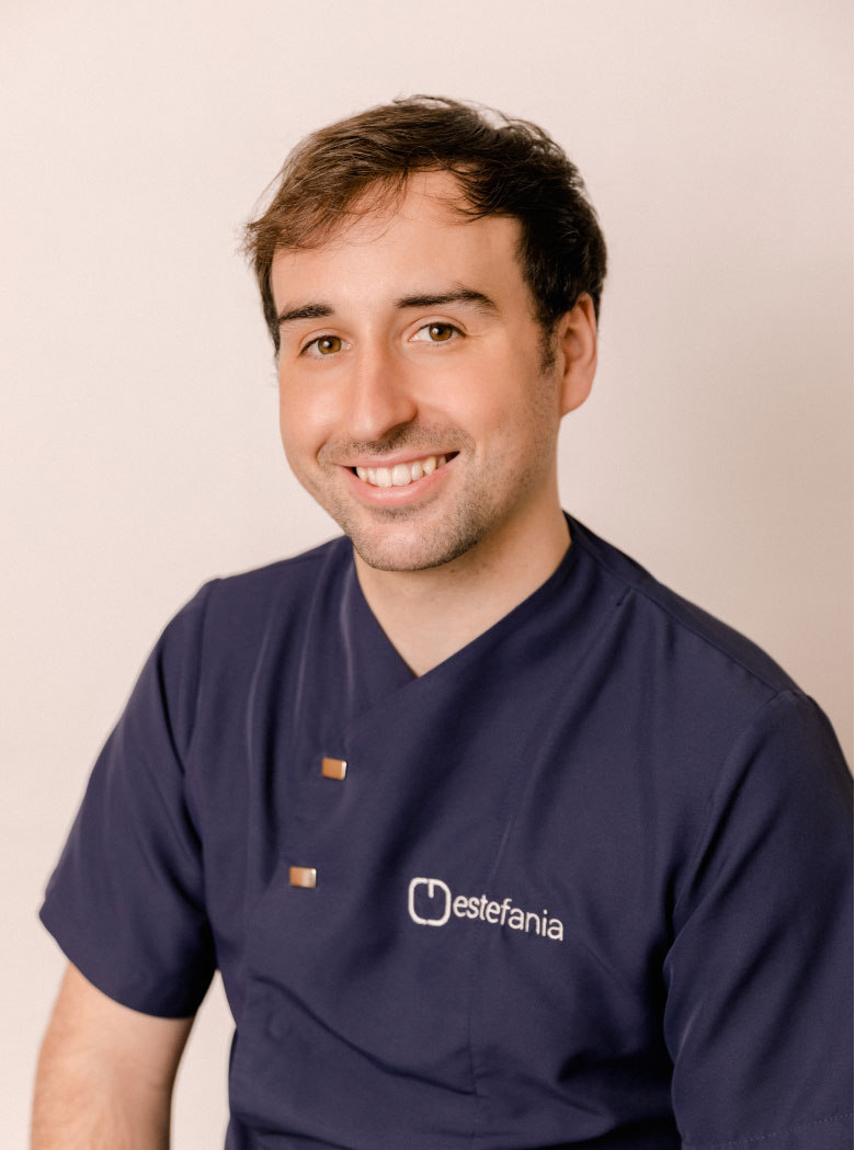 Dr. Estefanía en consulta